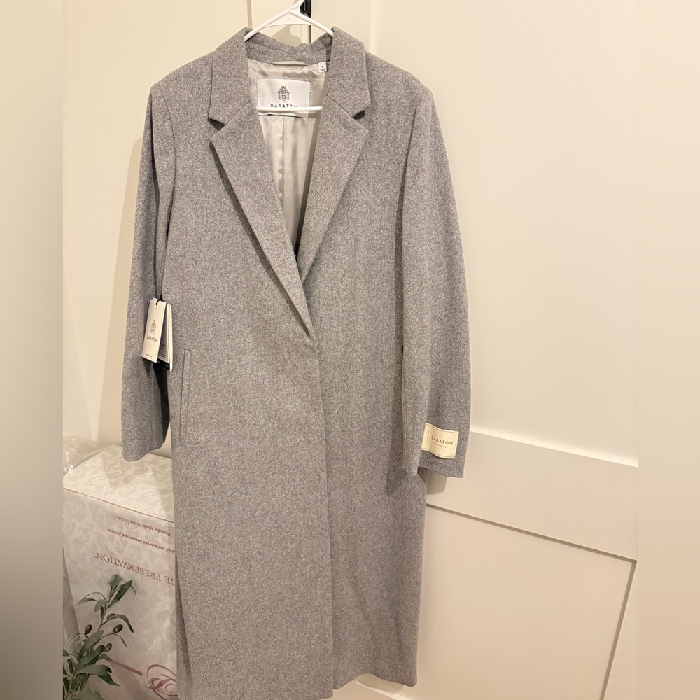 Aritzia Babaton Estate Coat – Heather Light Grey – Size L (L/G)